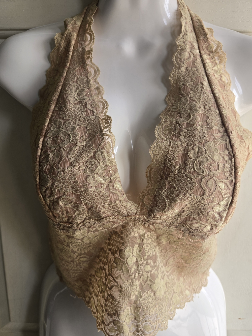 a'gaci Lace Halter Top in Beige